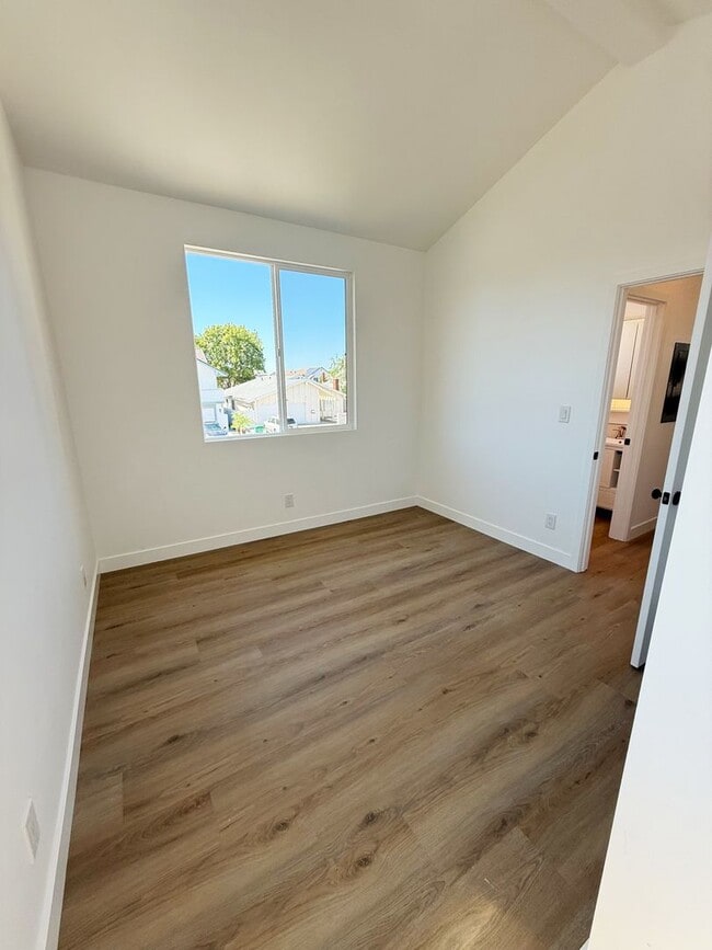 Building Photo - Gorgeous 1 Bed/1 Bath Upstairs unit, all new construction in Mira Mesa!