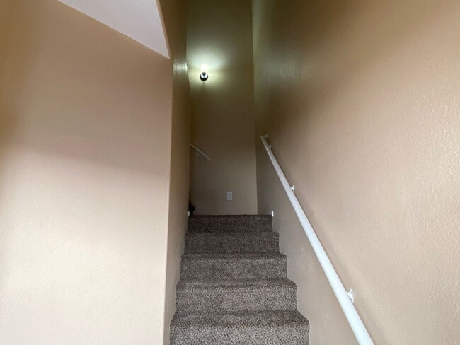 Primary Photo - 2 bed townhome in Henderson