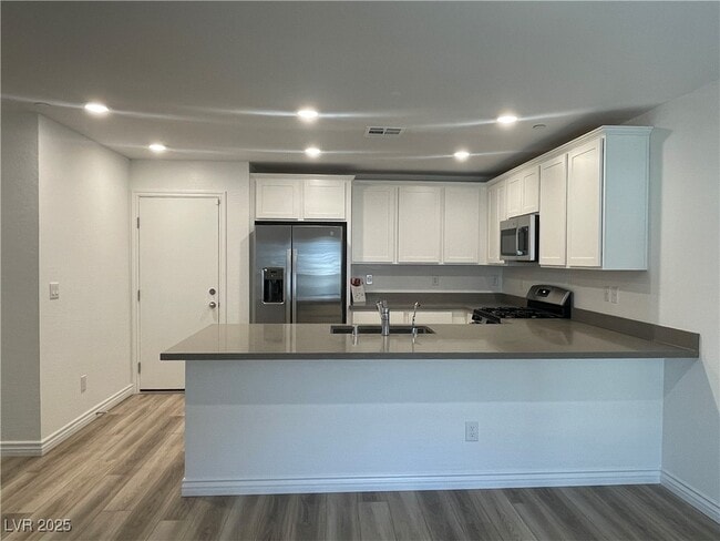Building Photo - 10719 Burton Grove Ave