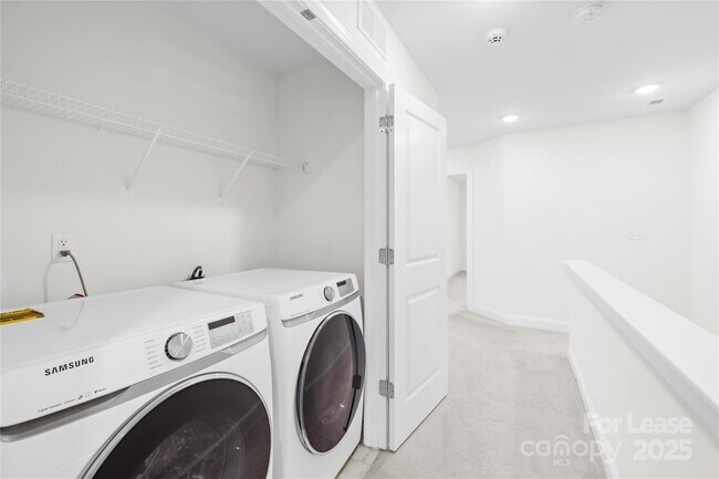 Building Photo - 2321 Creekmere Ln