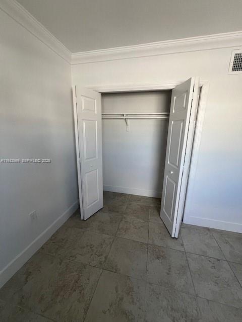 Building Photo - 4250 SW 67th Ave