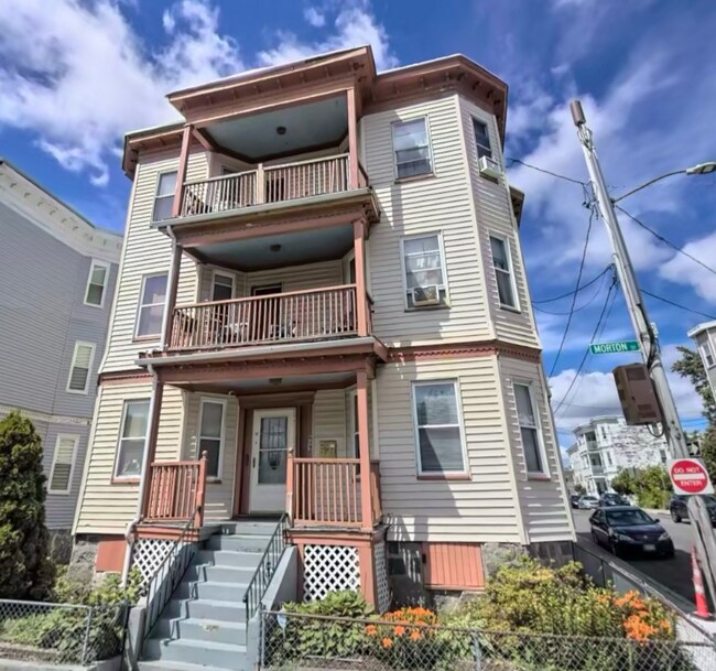 Building Photo - 609 Morton St