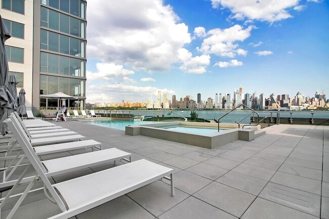 Building Photo - 9 Ave at Port Imperial