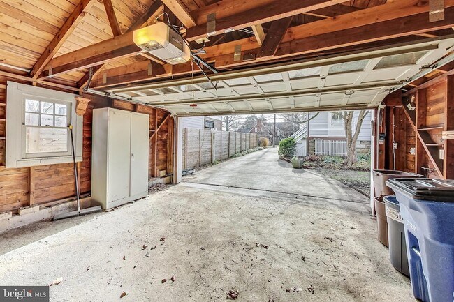 Building Photo - 4509 Highland Ave