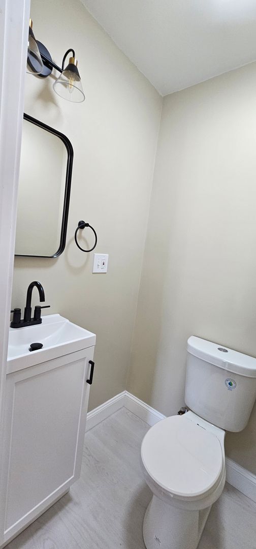 Building Photo - Spacious Gorgeous Cambridgeport 4 Bed! Ava...