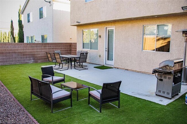 Building Photo - 9512 Green Vineyard Ave