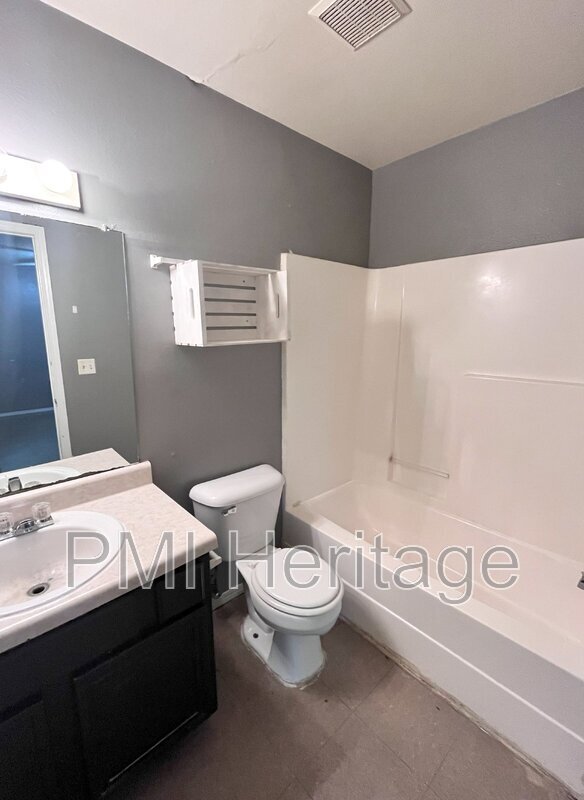 Building Photo - 809 E Huntsville Ave