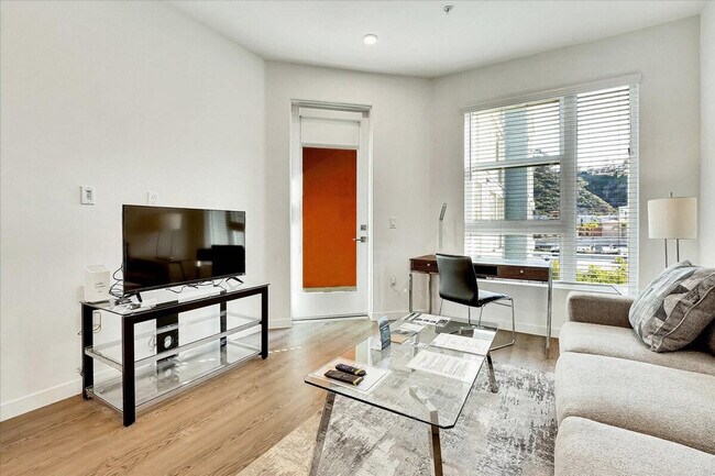 Building Photo - 593 Camino De La Reina