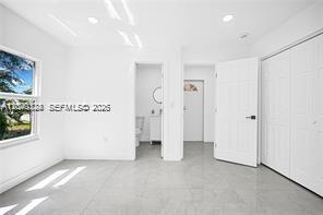 Building Photo - 1301 Sharar Ave