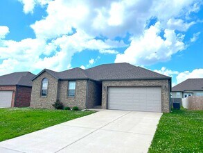 Building Photo - Beautiful 3-bedroom, 2-bath home in Republic with a 2-car garage.