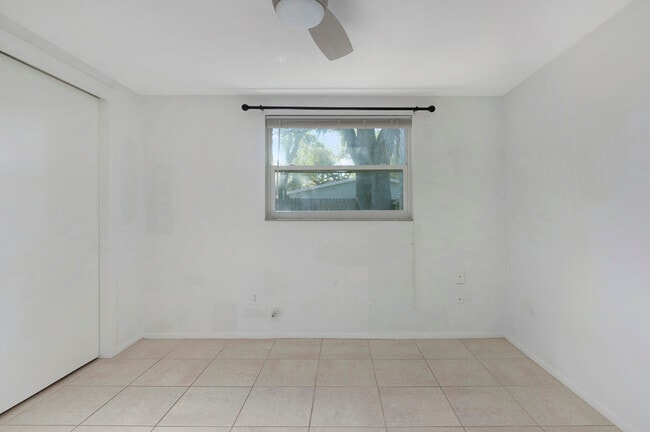 Building Photo - 617 Lyndhurst St