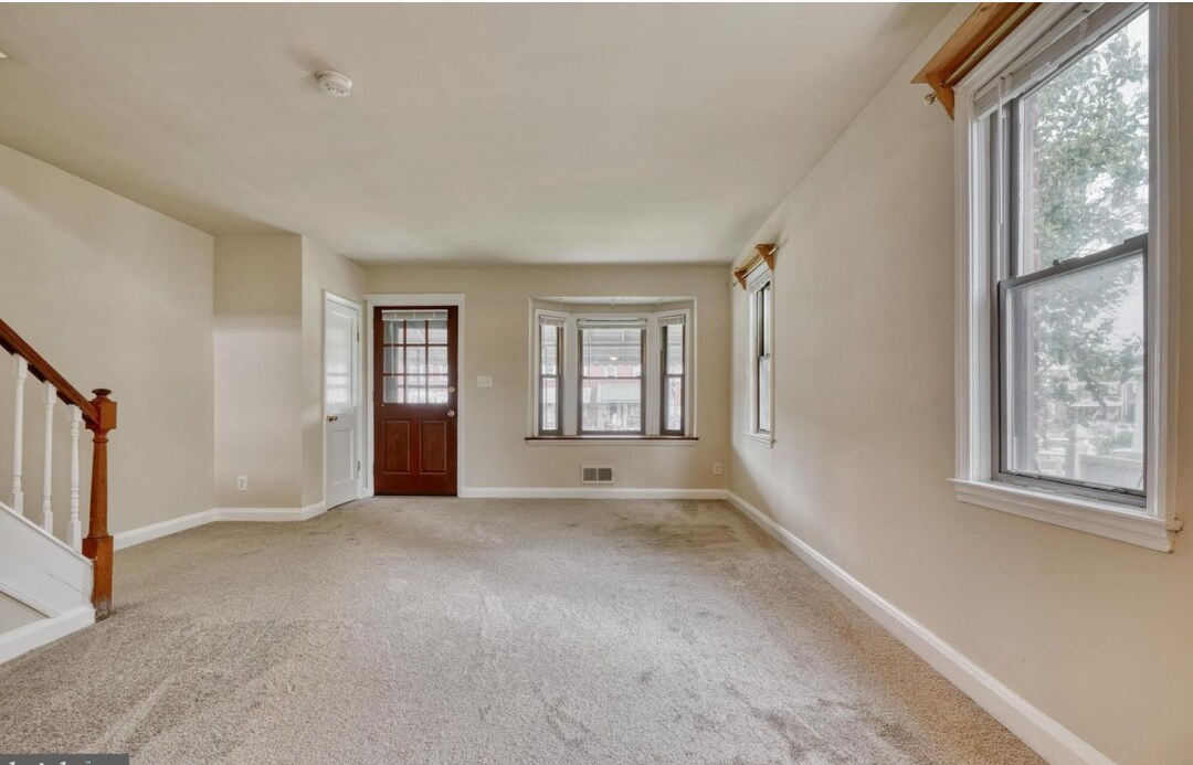 Building Photo - 1035 Arncliffe Rd