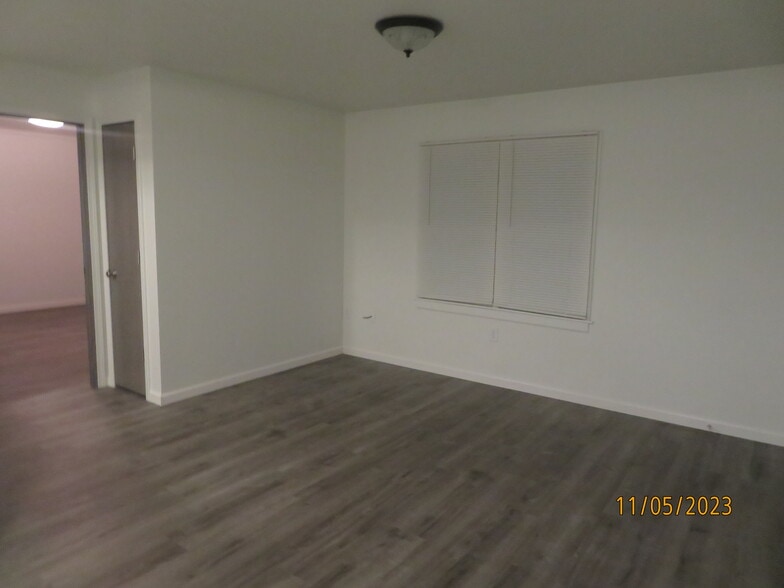 Building Photo - 324 McGoodwin Ave