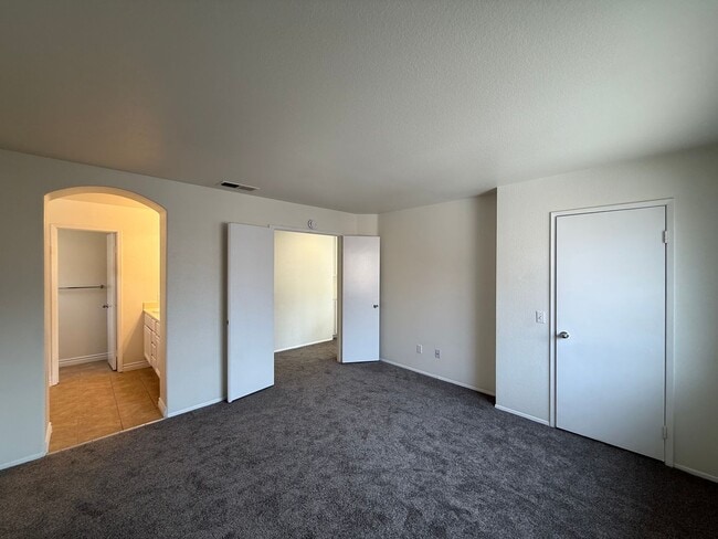 Building Photo - Spacious 3bd/3ba Located in Miramar Ranch North!