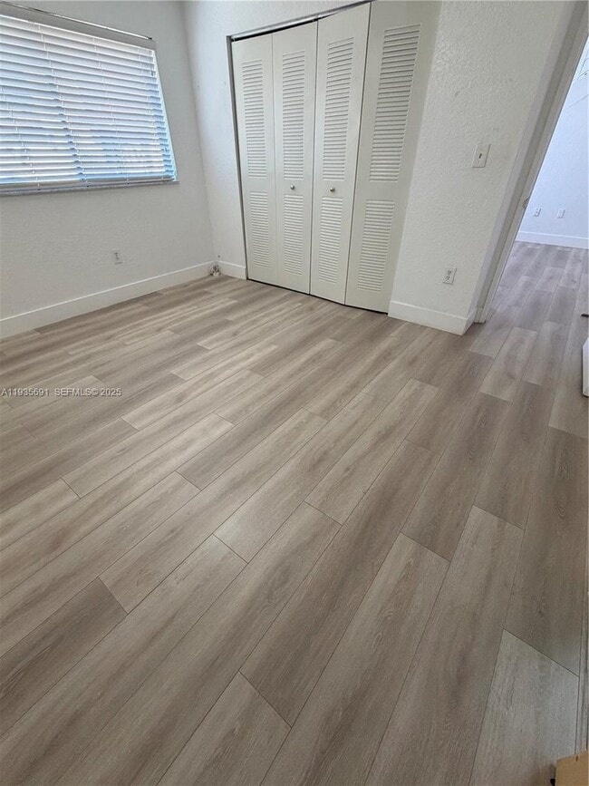 Building Photo - 2760 W 61st Pl