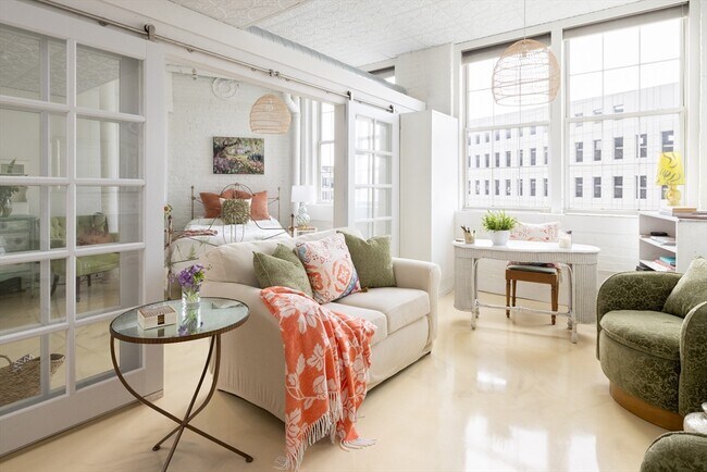 Building Photo - 200 Market St