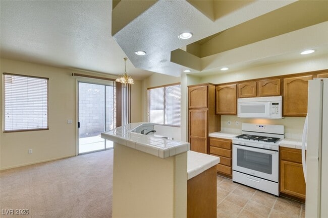 Building Photo - 193 Crown Imperial St