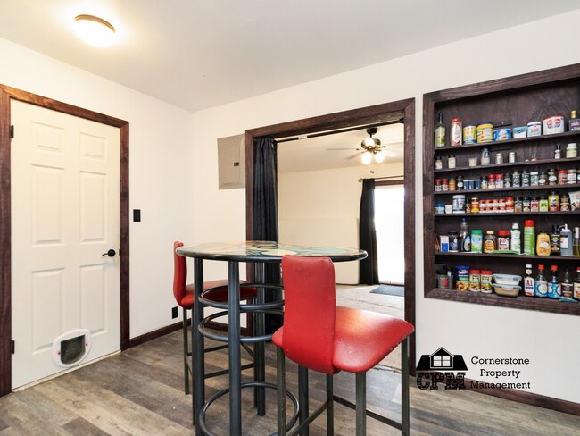 Building Photo - Cozy cul-de-sac home