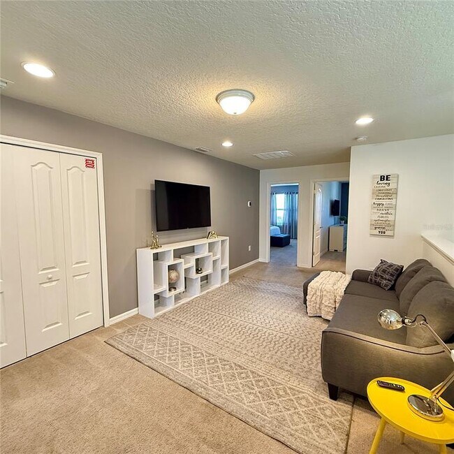 Building Photo - 2414 Dubai St