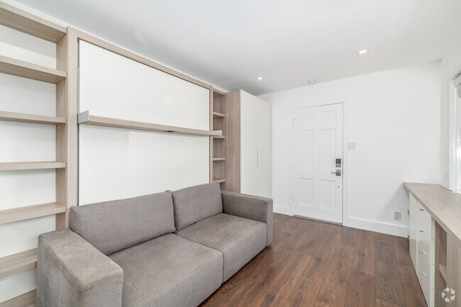 Studio - 341SF - Living Room - 3004 Kelton Ave