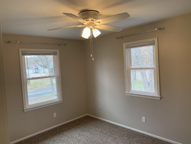 Building Photo - 3 Bedroom/2 Bathroom in Alto