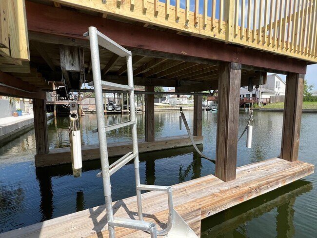 Building Photo - WATERFRONT HOME  - SOUTHEAST FACING W/ NEW DECK & BOATLIFT