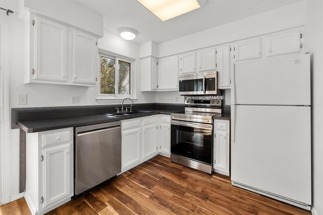 Building Photo - 21459 Coyote Trail