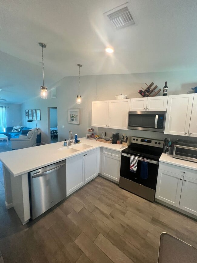 Building Photo - CHARMING 3 BEDROOM, 2 BATH HOME BUILT IN 2022 IN EAST STUART