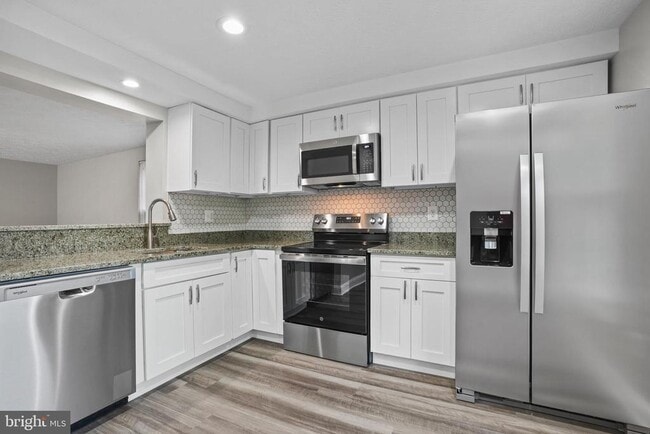 Building Photo - 10506 Lime Tree Way