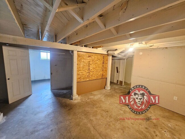 Building Photo - Remodeled 2 Bd 1.5 Ba Home in Sandy