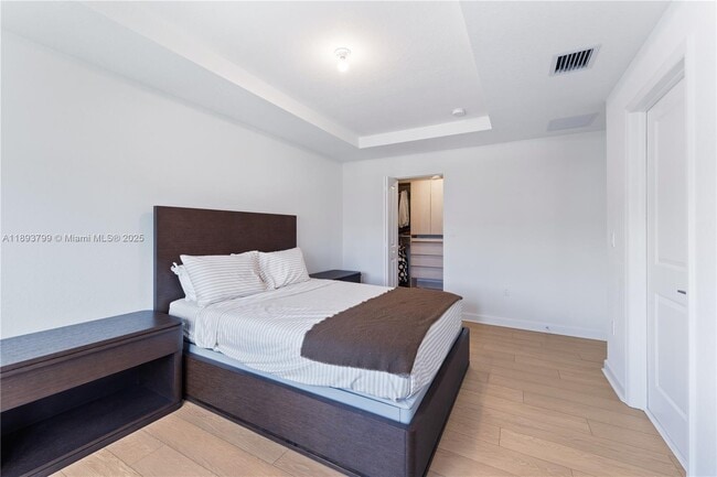 Building Photo - 5025 SW 37th St