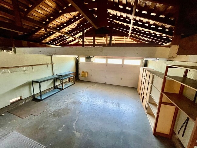 Building Photo - Charming 4BD/2BA Home in Prime Mountain Vi...