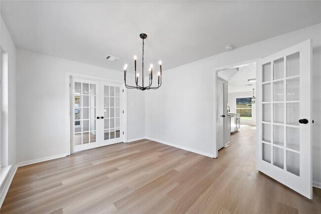 Building Photo - 22823 Tara Way Dr