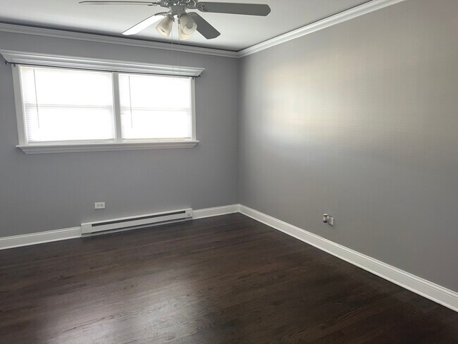 Building Photo - 5041 N East River Rd