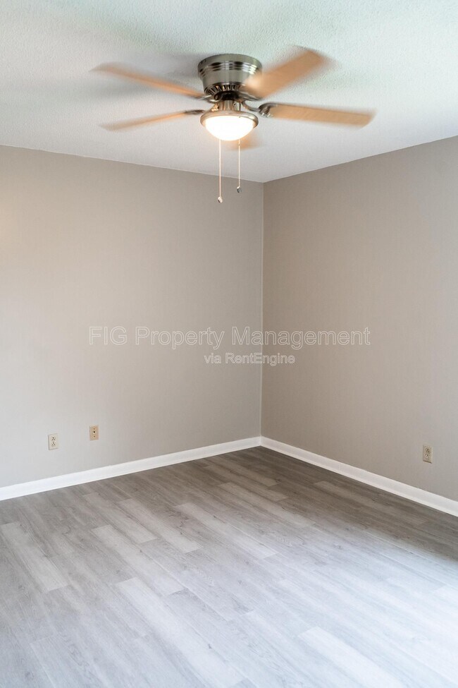 Building Photo - 129 Hillcrest Dr
