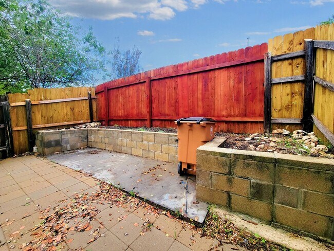 Building Photo - Beautiful 3/BR 2.5/BA Home for Rent in Aus...