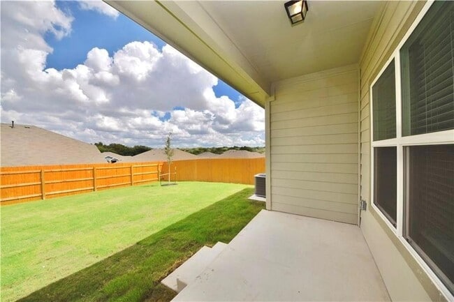 Building Photo - 1513 Fort Dessau Rd