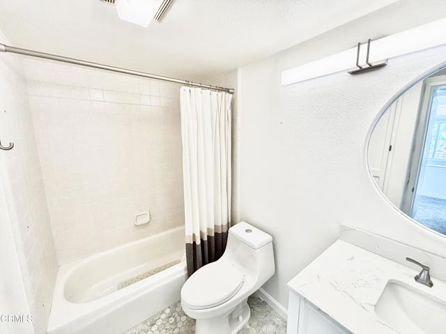 Building Photo - 2287 Martinique Ln