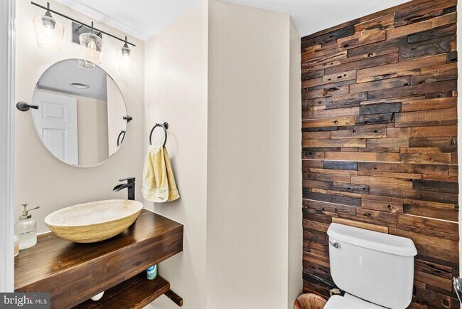 Building Photo - 46564 Hampshire Station Dr