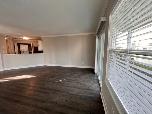 Building Photo - Woodgate Blvd, Unit 107