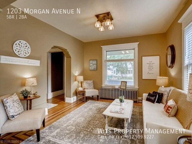 Building Photo - 1203 N Morgan Ave