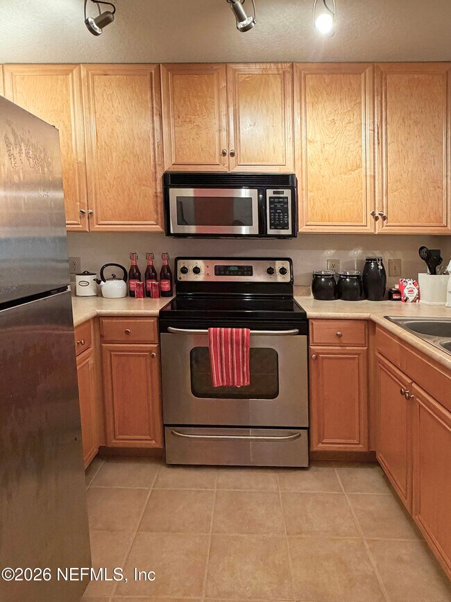 Building Photo - 11 Arbor Club Dr