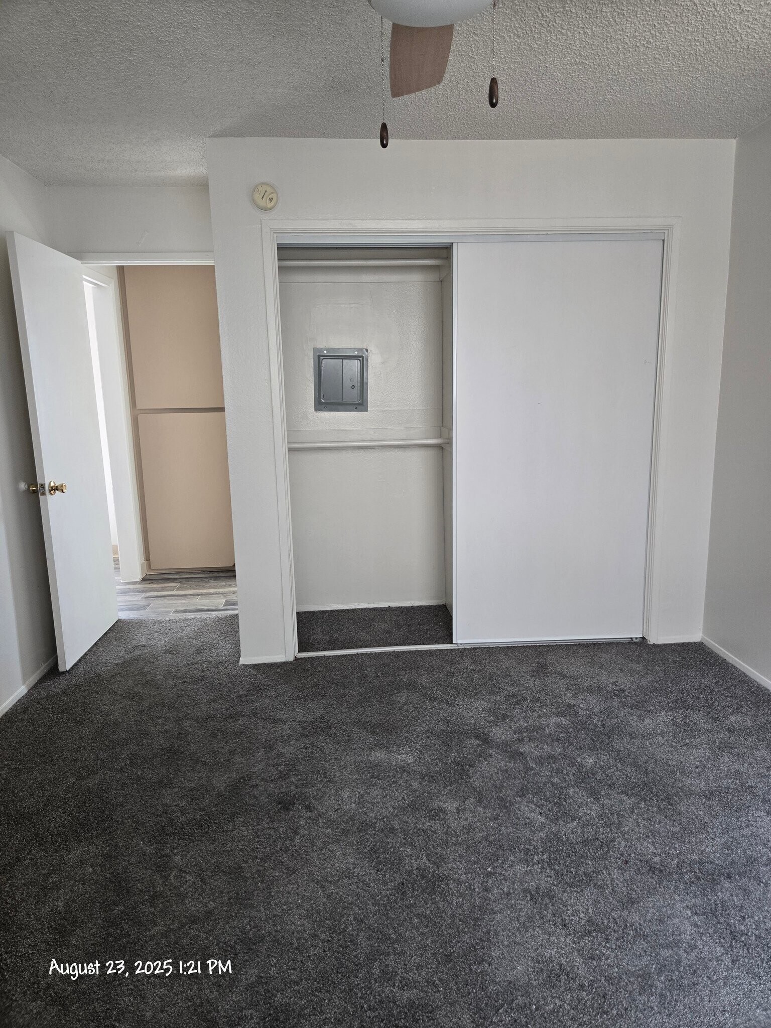 Building Photo - 991 N Mollison Ave