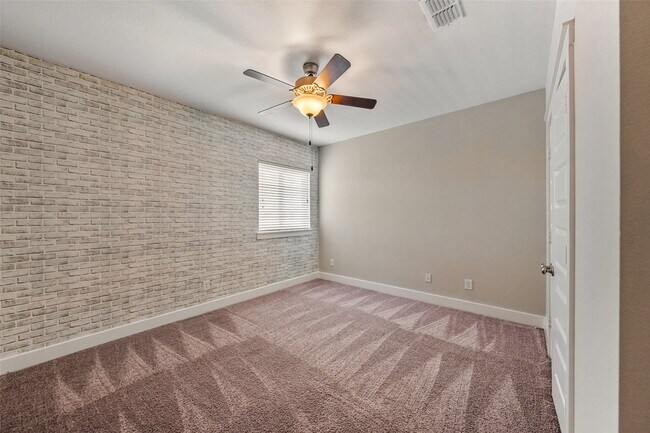 Building Photo - 16815 Osprey Bend Dr