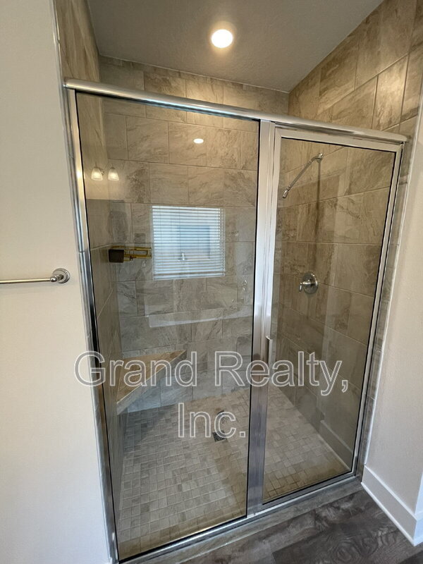 Building Photo - 1367 Sea Grv Ct