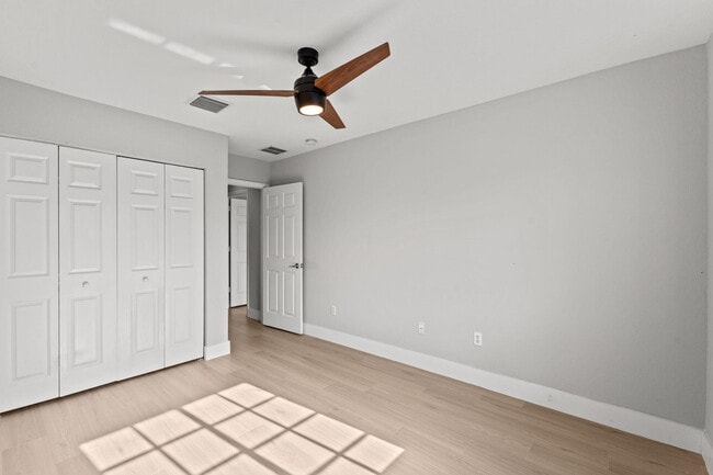 Building Photo - 1411 Lucaya Dr