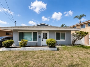 Building Photo - Spacious 3BR / 2BA + Bonus Room Home in Imperial Beach