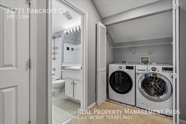 Building Photo - 21771 Bancroft Ct
