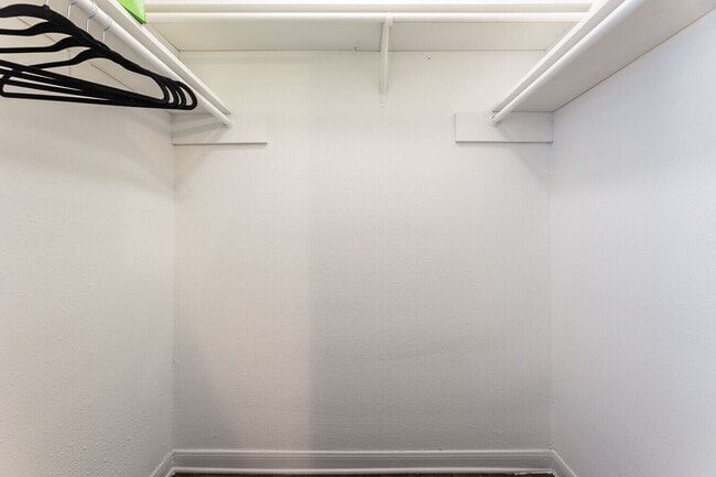 Building Photo - Good Price. Great Space.
