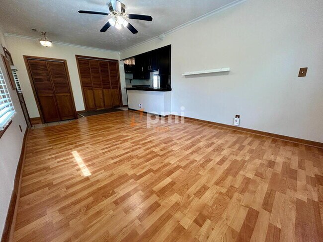 Building Photo - 5107 White Oak Terrace